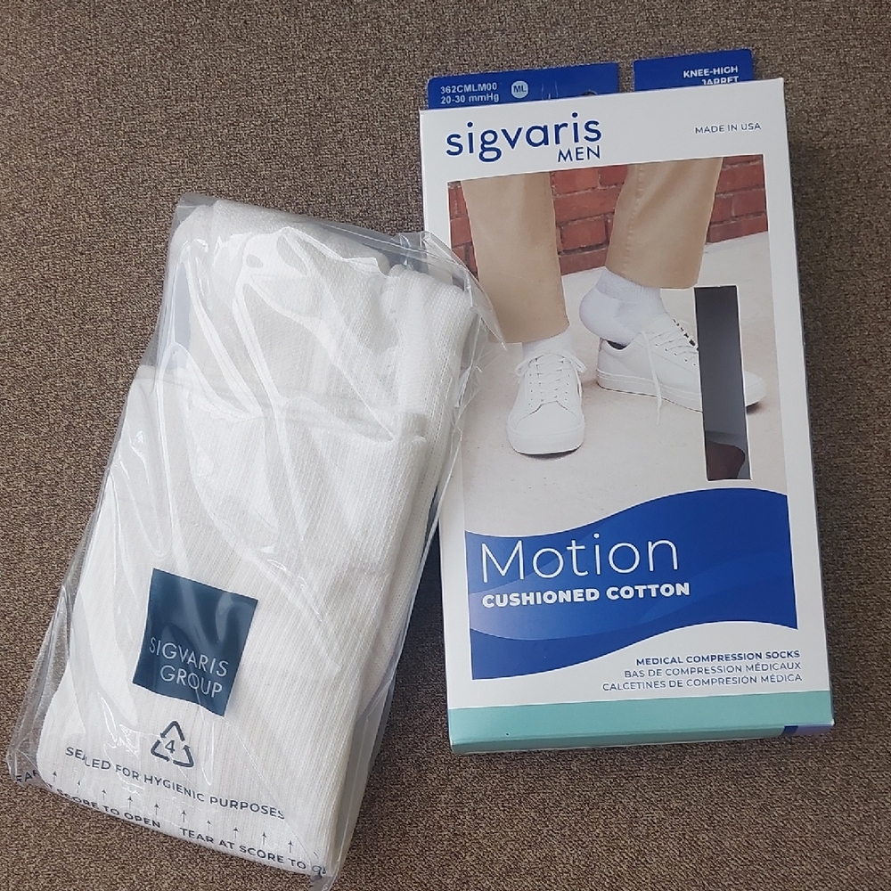 Sigvaris Men's White Cushioned Cotton Socks